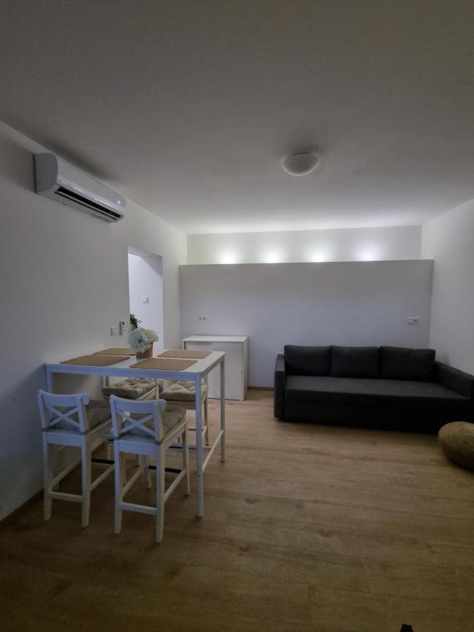 Apartments "M" Пула Экстерьер фото